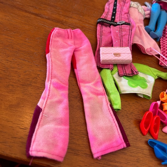 2000's Barbie Lot - Picture 10 of 10